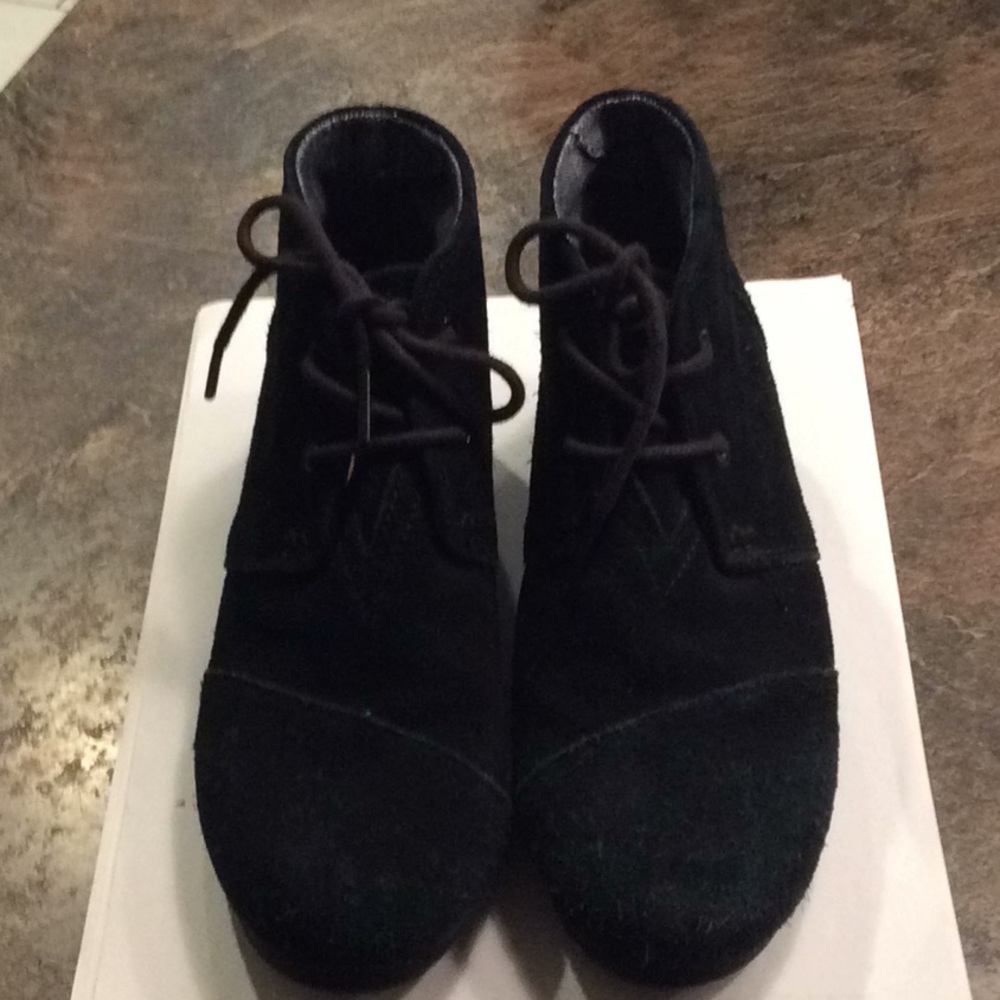 Toms